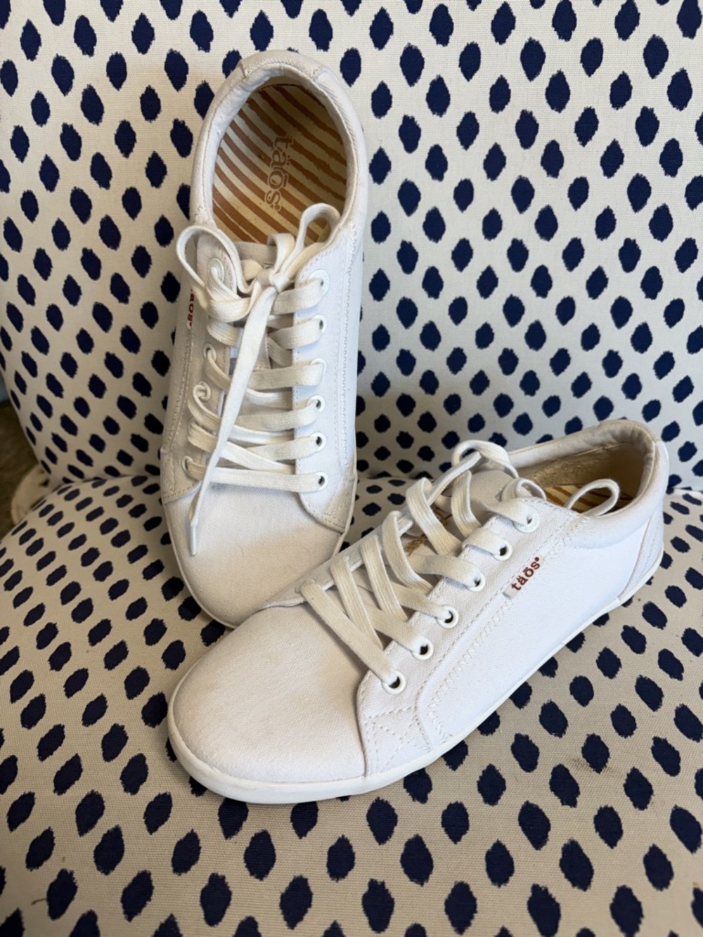 Taos White Star Canvas Sneakers Shoes Size 10
